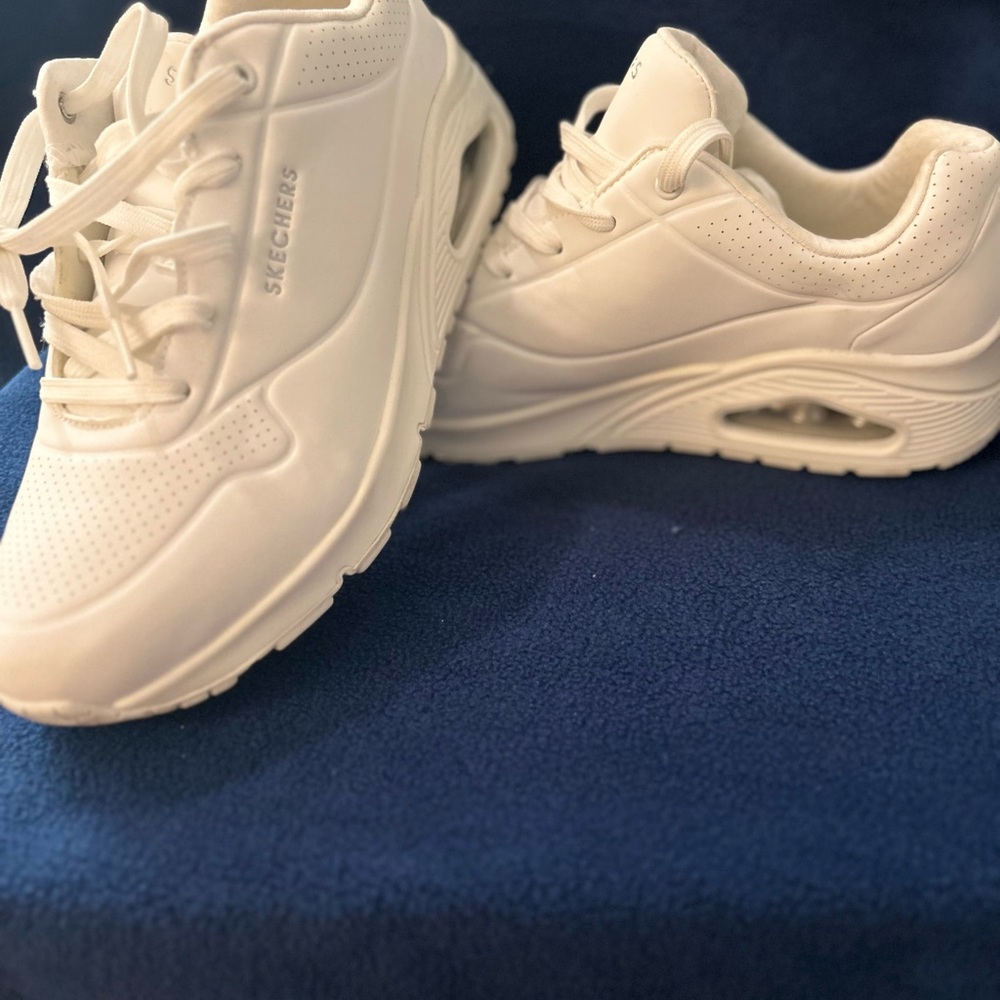 Skechers-Uno Air